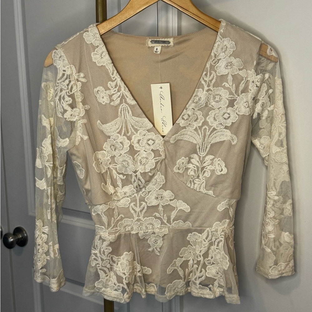 NWT Floral Lace V-Neck Blouse - Cream
